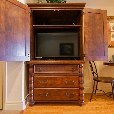 1Bd King Condo With 2 Person Jacuzzi Tub - Near The Strip - Free Tickets Included - T1-9 Брэнсон Экстерьер фото